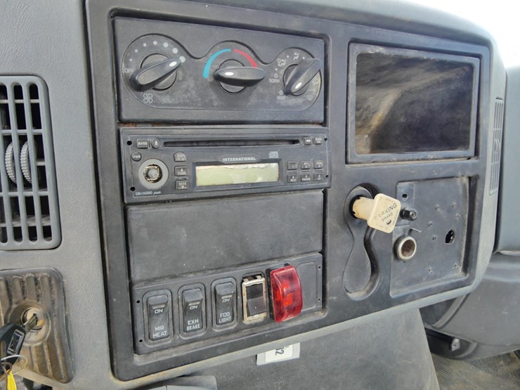 2006-international-durastar-4400-image-15