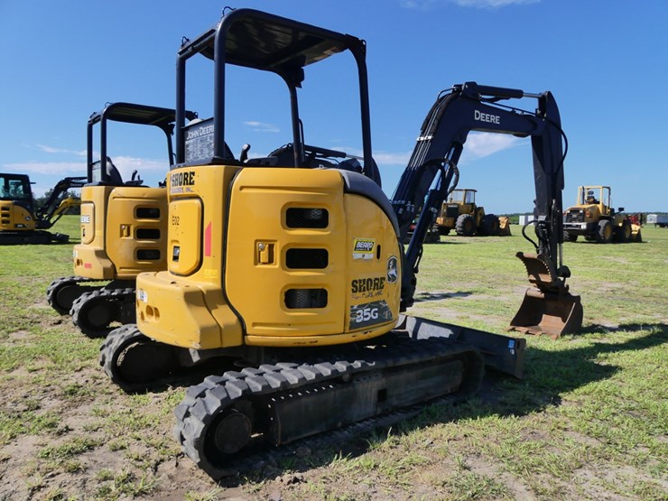 2021-deere-35g-image-3