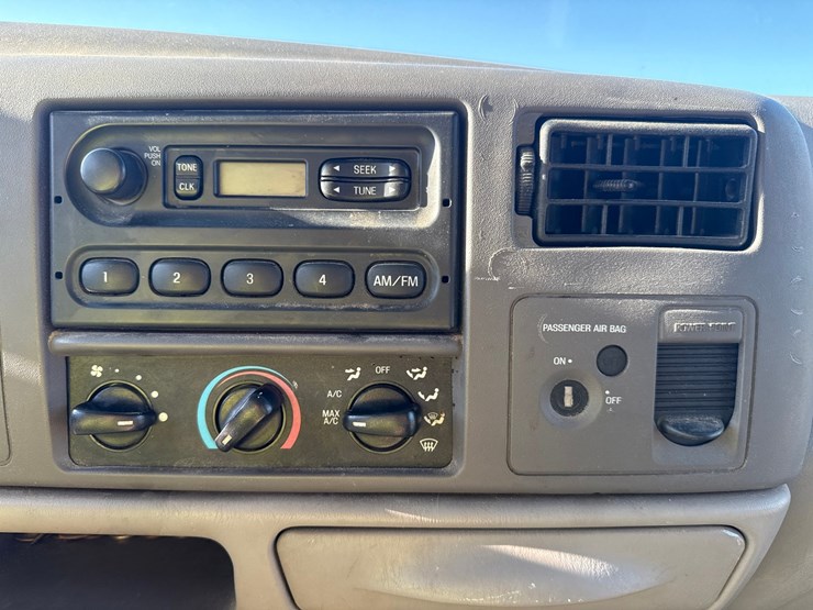 2001-ford-f350-image-36
