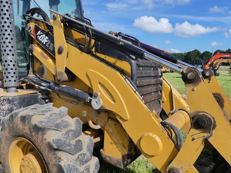 caterpillar-420f2-it-image-12