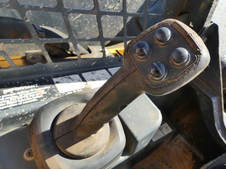 2018-deere-325g-image-14