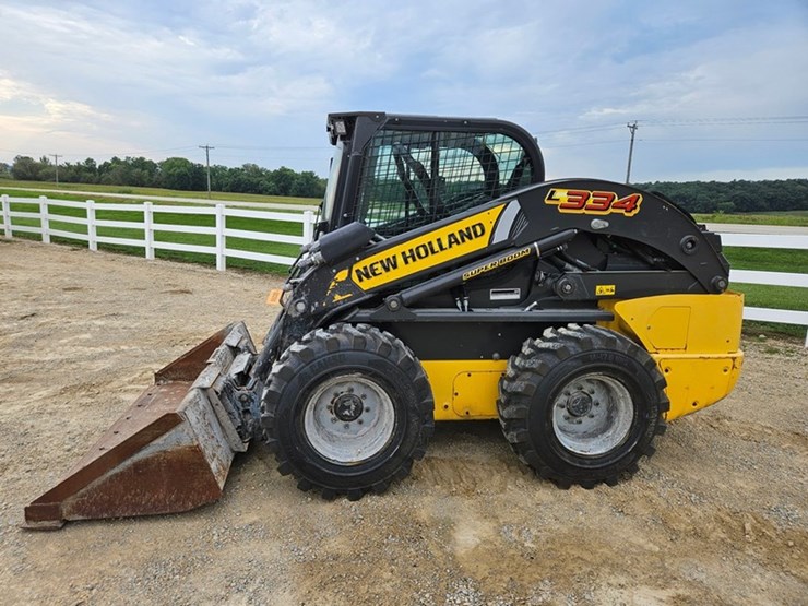 new-holland-l334-image-2
