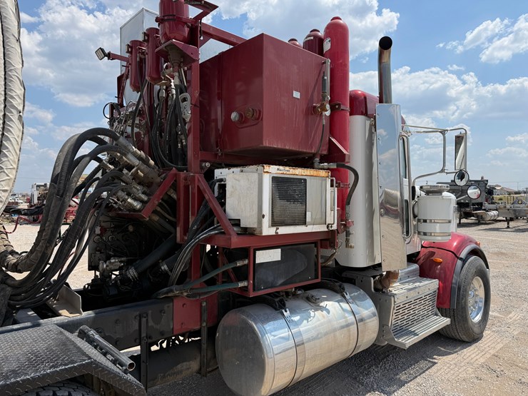 2012-peterbilt-367-image-8