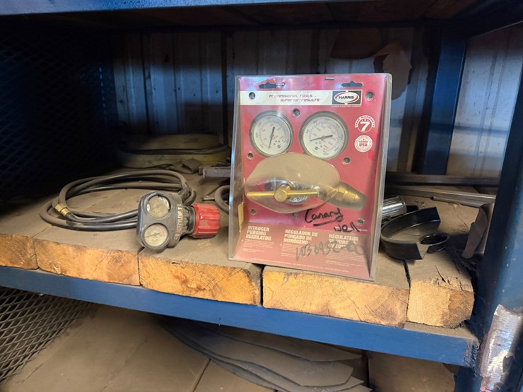 (13)-shelves-w/-welding-related-tools,-wire-&-power-tools-image-10