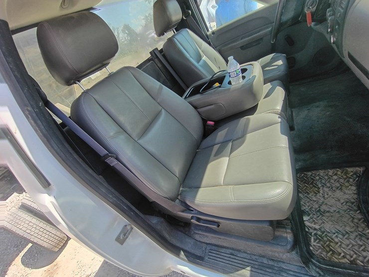 2013-gmc-sierra-3500-image-55