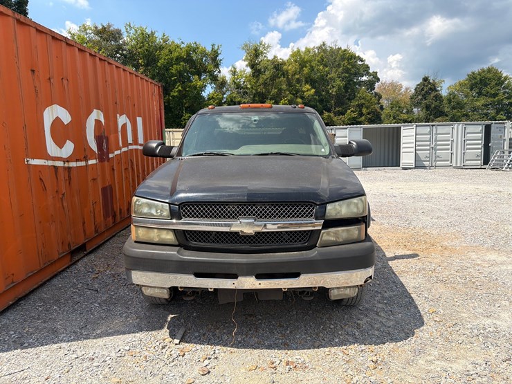2004-chevrolet-3500-image-1