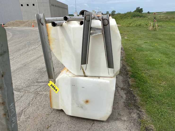 #2864-•-(2)-brine-tanks-image-6