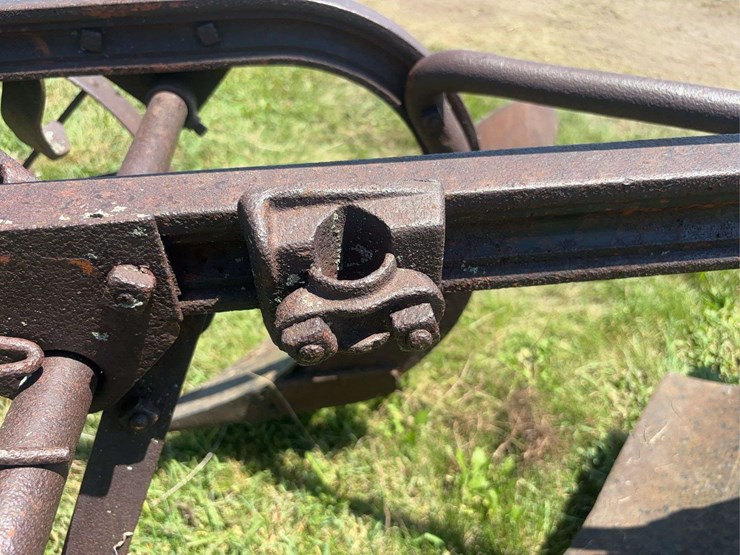 allis-chalmers-14”-two-bottom-pull-type-moldboard-plow-image-25