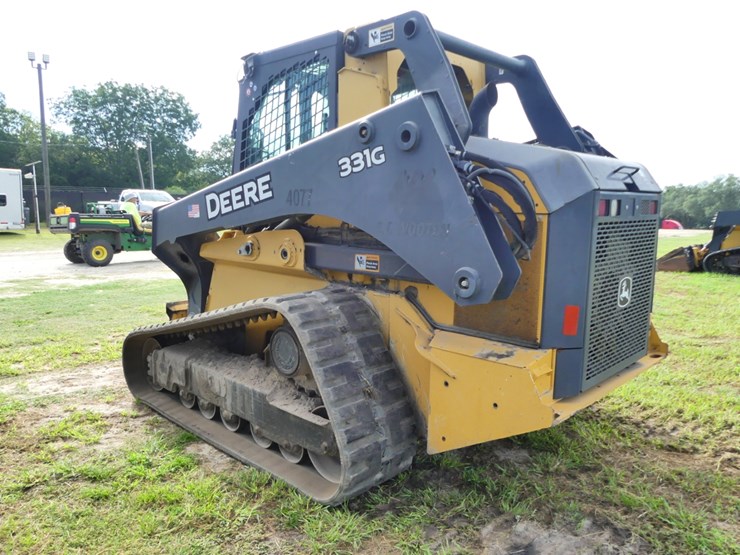 2017-deere-331g-image-4