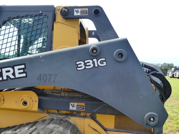 2017-deere-331g-image-8