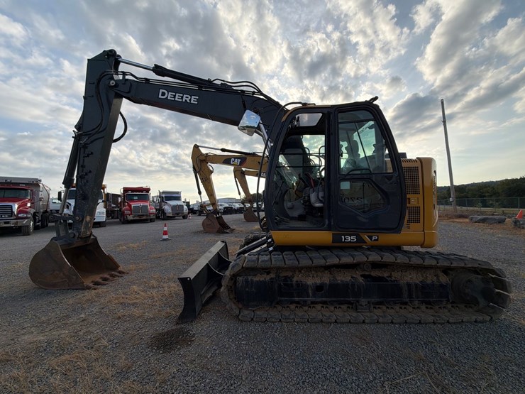 deere-135-p-tier-image-8