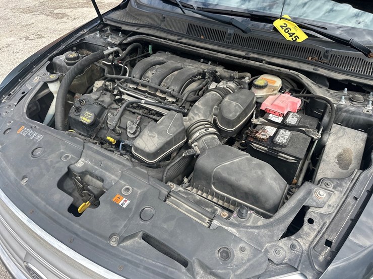 #2645-•-2012-ford-taurus-sedan-image-34