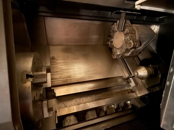 2012-doosan-puma-700-cnc-lathe-image-2