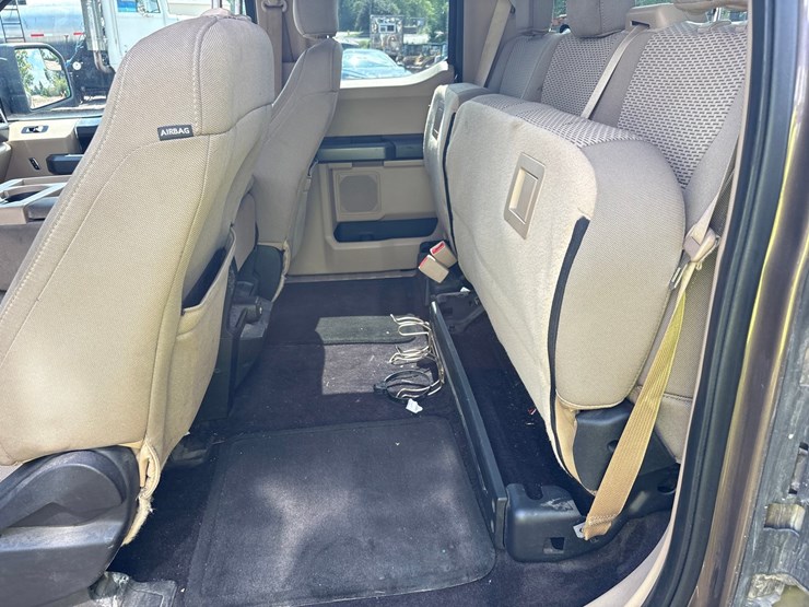 2017-ford-f150-image-44