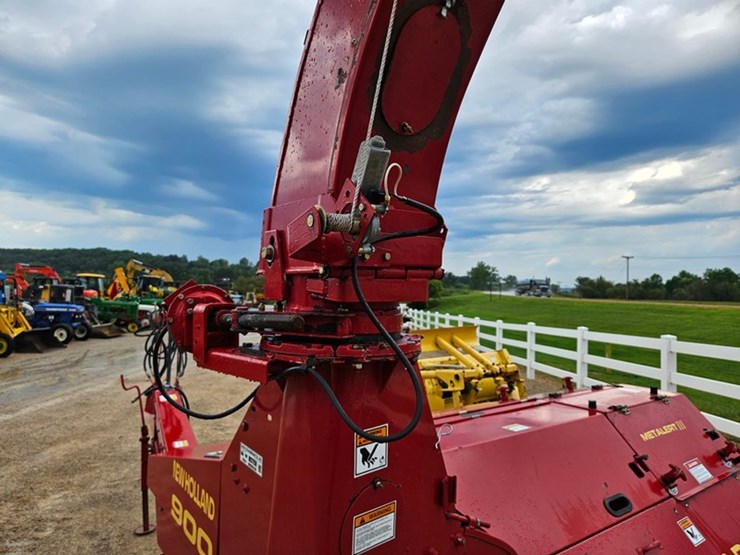 new-holland-900-image-38
