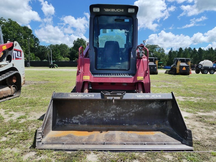 2019-takeuchi-tl8-image-2