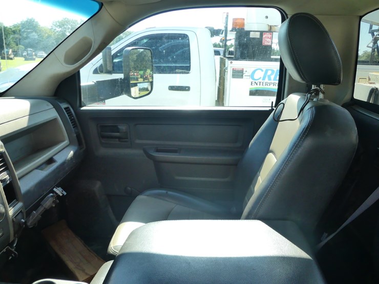 2012-dodge-ram-5500-image-17