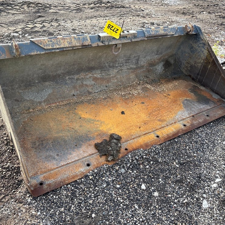 #2728 • Approx 71" Skid Steer Bucket