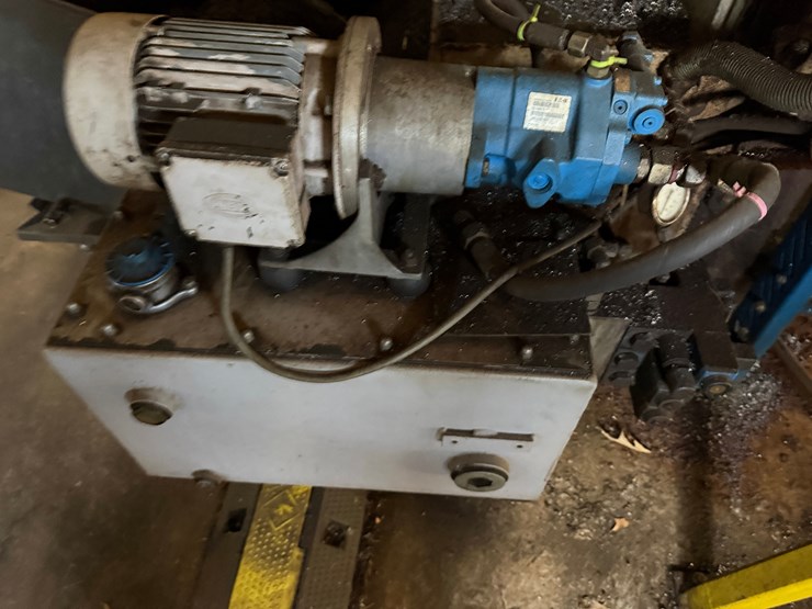 2009-behringer-hbp430n-horizontal-bandsaw-image-12