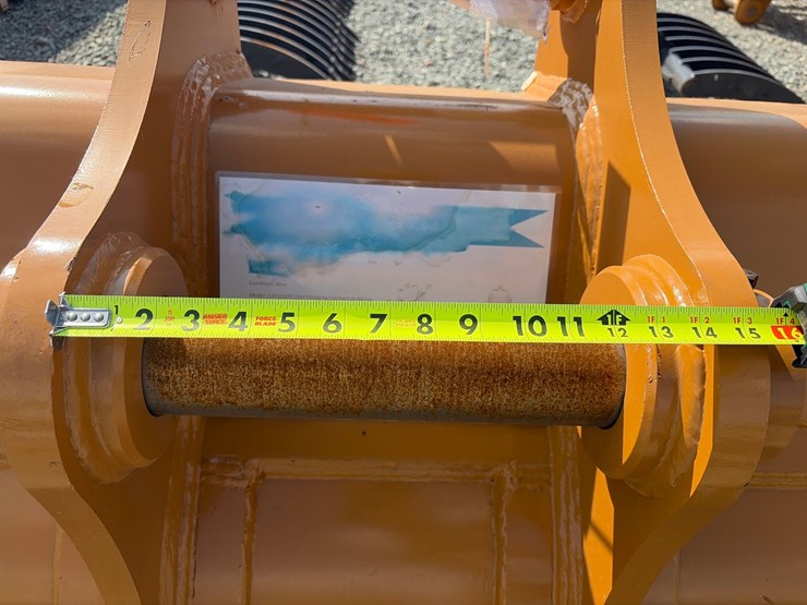 caterpillar-320-image-6