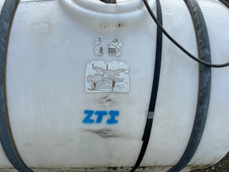 #2777-•-225-gallon-poly-tank-image-5