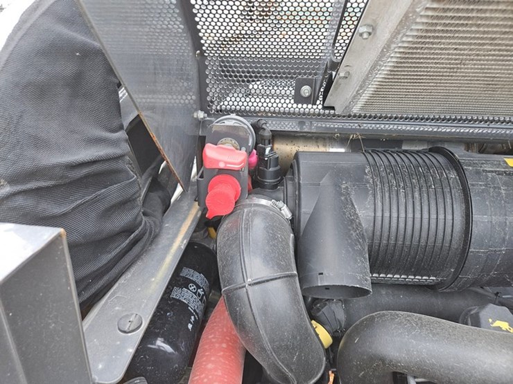 new-holland-l334-image-14