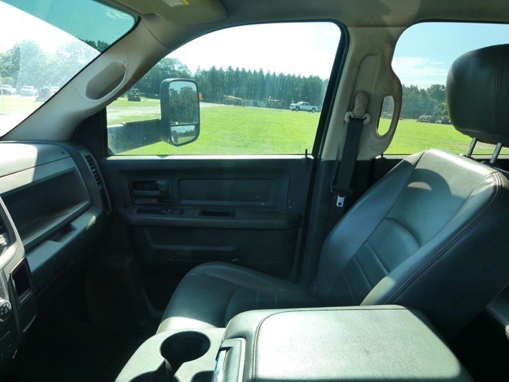 2016-dodge-ram-5500-image-13