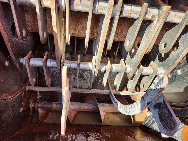 new-holland-355-image-26