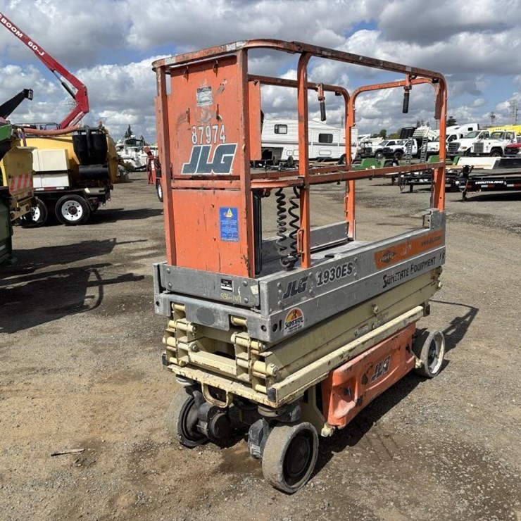2008 JLG 1930ES