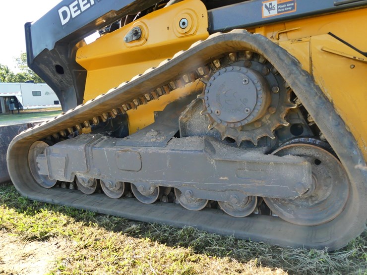 2023-deere-333g-image-6