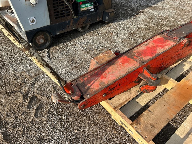 #2695-•-heavy-duty-floor-jack-image-6