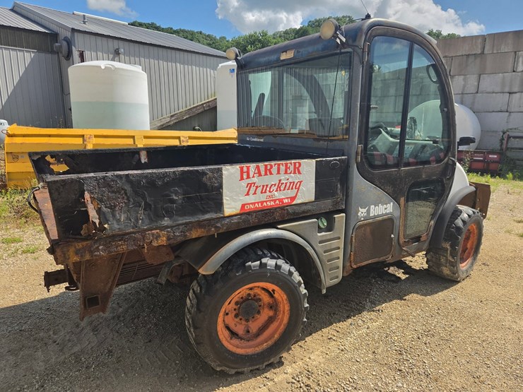 2004-bobcat-toolcat-5600-image-5