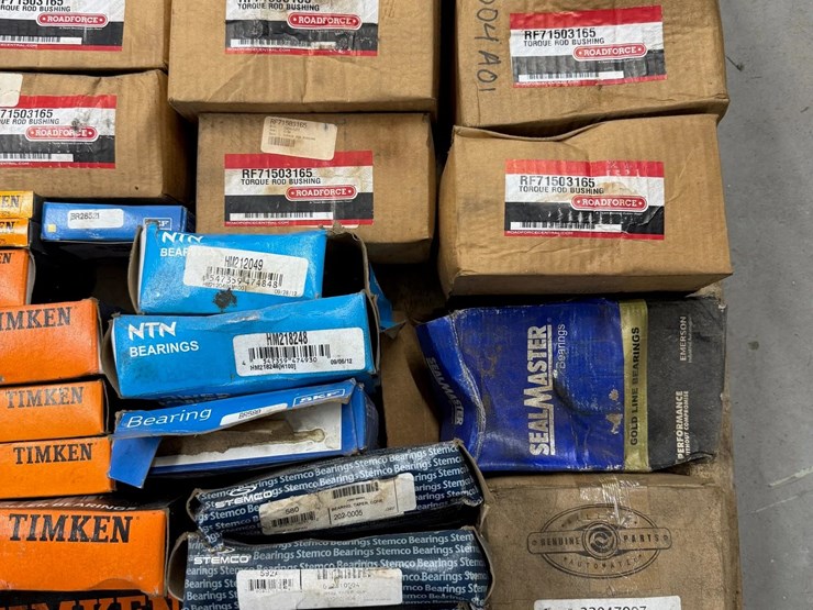 pallet-of-approx.-(58)-assorted-road-force-forgue-rod-bushings,-pichtomatick-shaft-eze-size-range-3,500-to-3,506-image-4