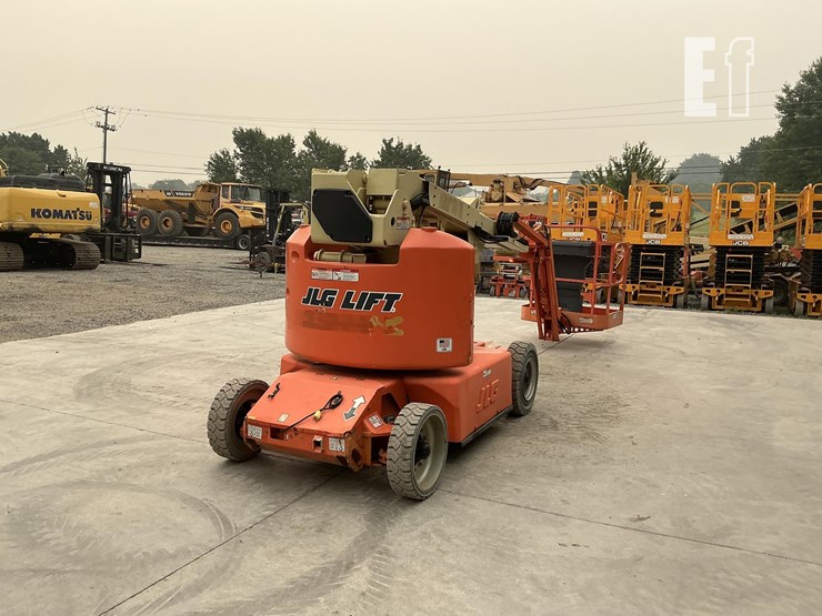 2007-jlg-e400ajpn-image-4