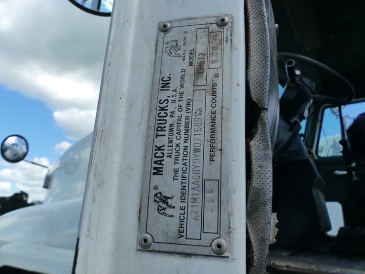 2000-mack-ch612-image-15