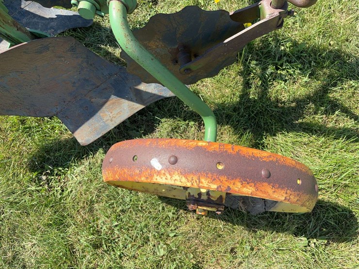 john-deere-12-image-18