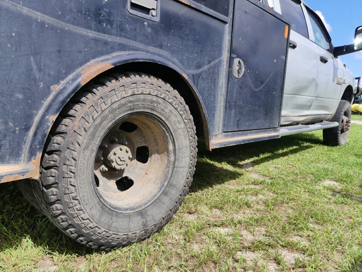 2017-dodge-ram-3500-image-9