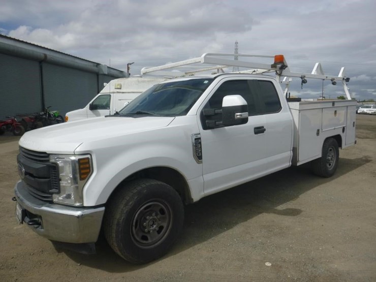 2018-ford-f350-image-1