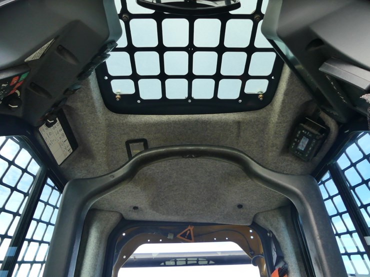 2023-deere-331g-image-13