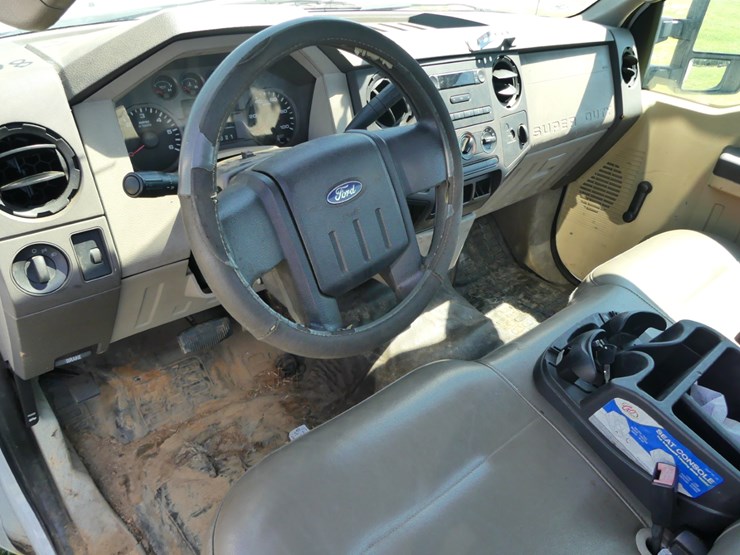 2008-ford-f250-xl-image-11