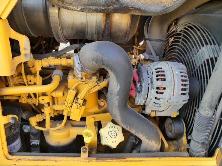 2019-deere-450k-lgp-image-8
