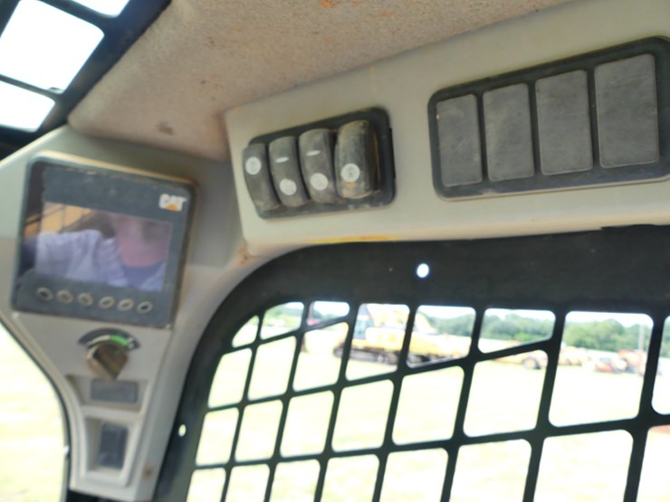 2018-caterpillar-259d-image-16