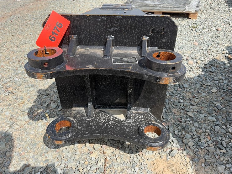 caterpillar-320-image-5