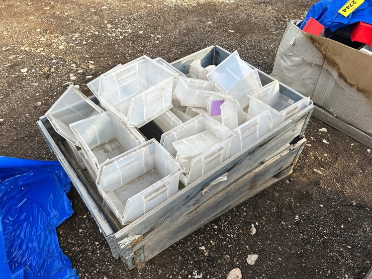 #2743-•-crate-of-clear-tool/hardware-bins-image-3