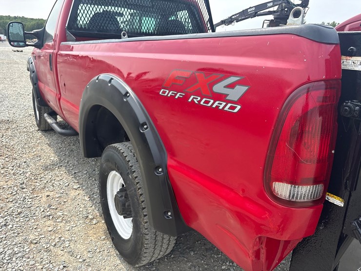 2004-ford-f350-image-17