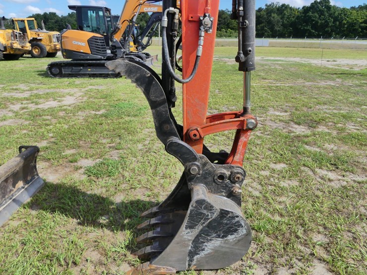2024-kubota-kx040-4-image-8