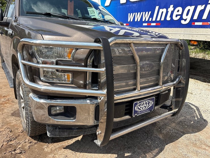 2017-ford-f150-image-16