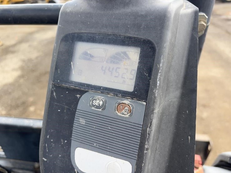 deere-27d-image-48