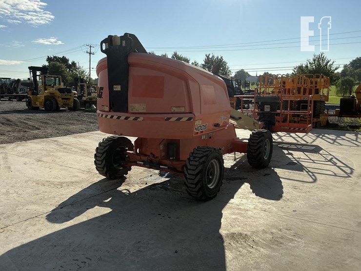 2021-jlg-400s-image-4