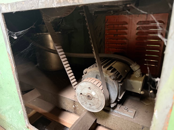 lapmaster-model-24-crane-packing-machine-image-2